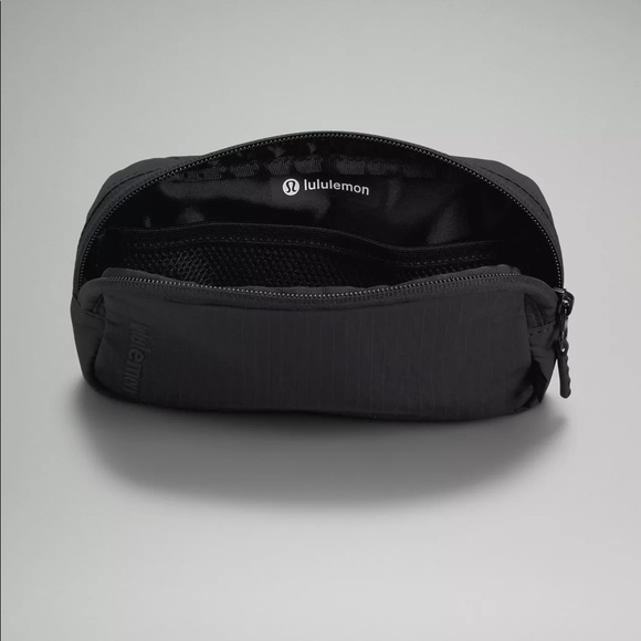Lululemon Mini Belt Bag - Picture 4 of 7
